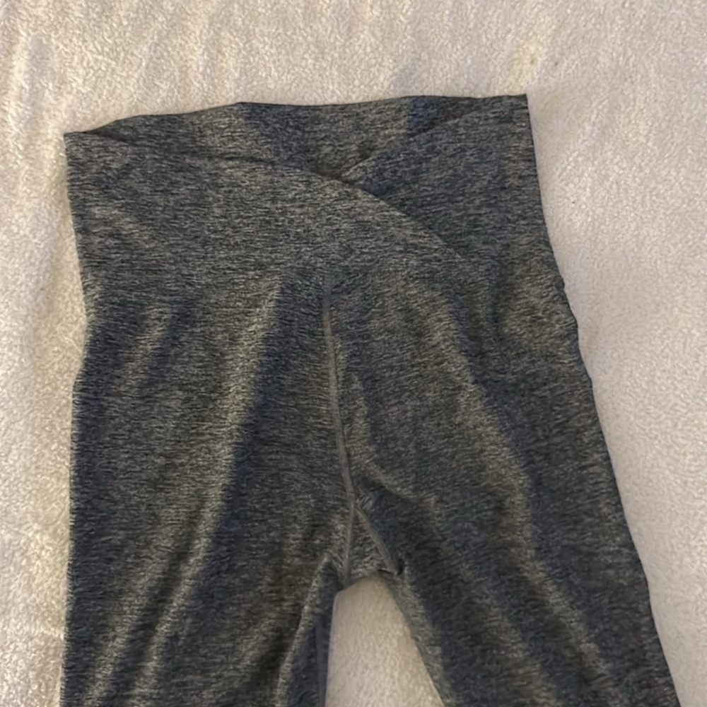 Year of Ours Maternity Flare Leggings Yoga Pants - Picture 5 of 6